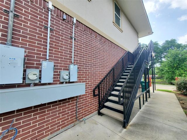 501 E Davis Street A, Conroe, TX 77301