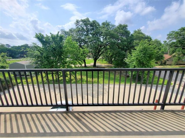 501 E Davis Street A, Conroe, TX 77301