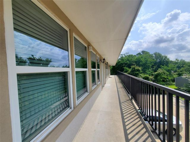 501 E Davis Street A, Conroe, TX 77301