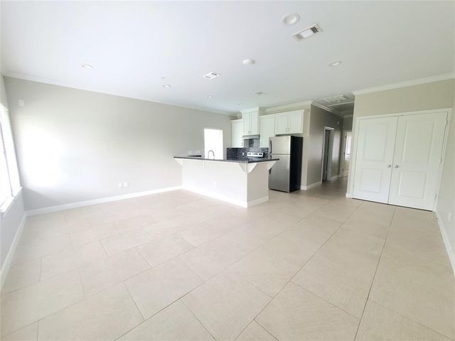501 E Davis Street A, Conroe, TX 77301