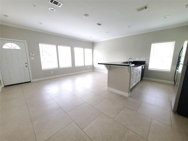 501 E Davis Street A, Conroe, TX 77301