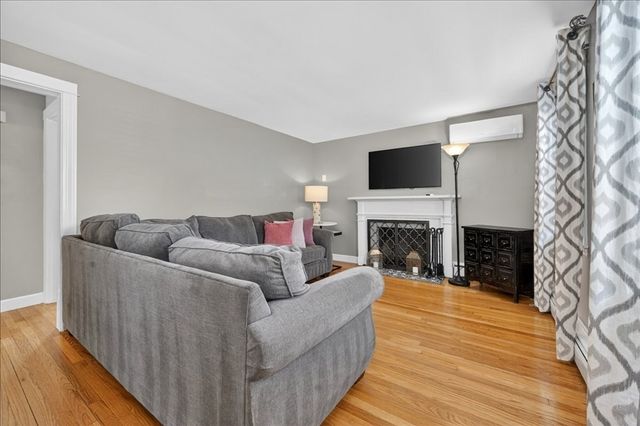 14 Granite St, Weymouth, MA 02188