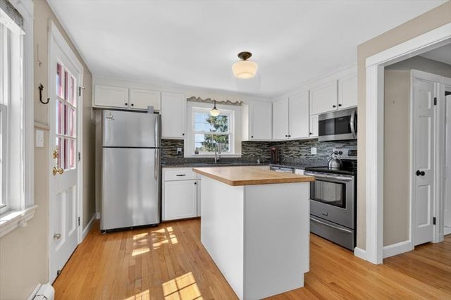 14 Granite St, Weymouth, MA 02188