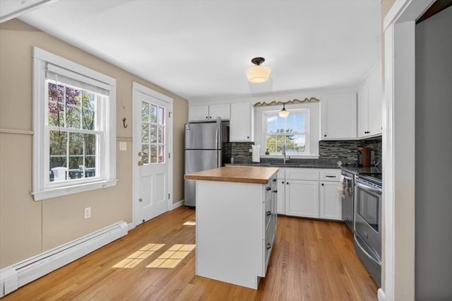 14 Granite St, Weymouth, MA 02188