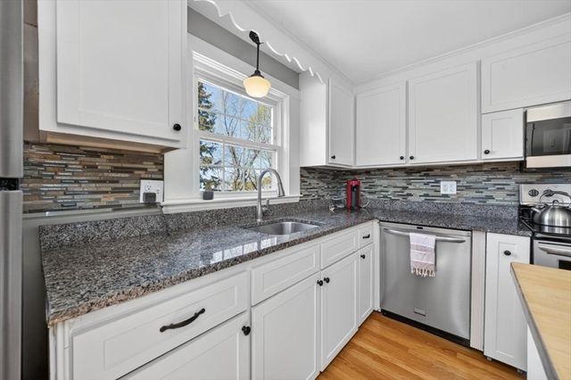 14 Granite St, Weymouth, MA 02188