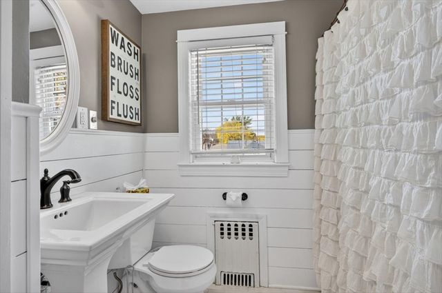 14 Granite St, Weymouth, MA 02188