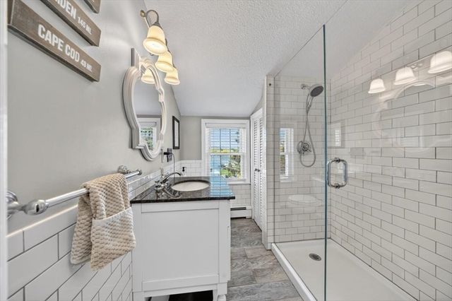 14 Granite St, Weymouth, MA 02188