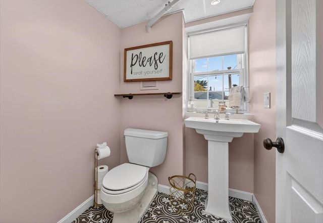 14 Granite St, Weymouth, MA 02188