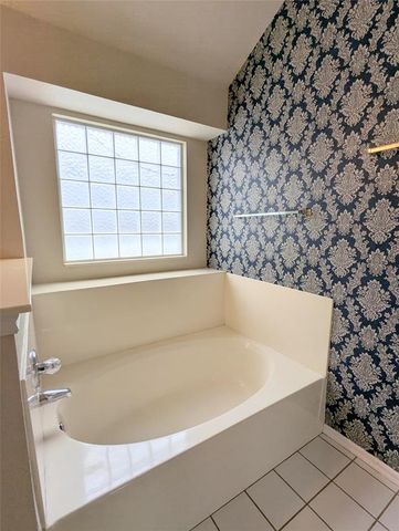 2604 Southern Hills Drive, Moore, OK 73160