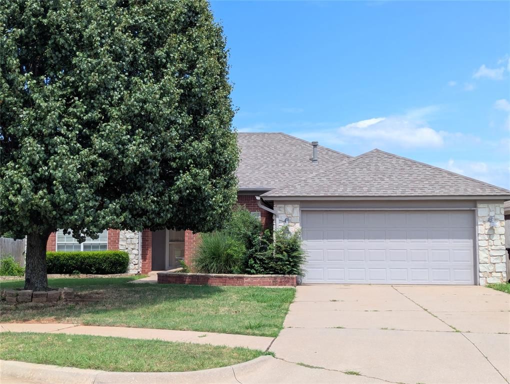 2604 Southern Hills Drive, Moore, OK 73160