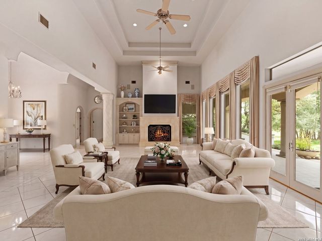 43 Champions Lane, San Antonio, TX 78257