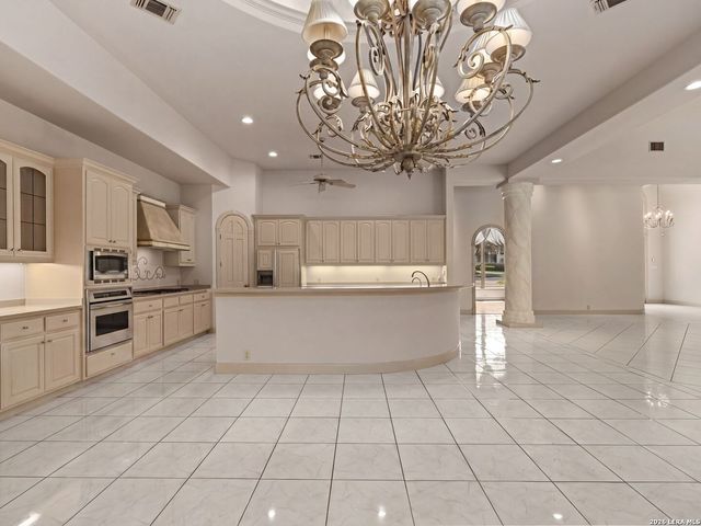 43 Champions Lane, San Antonio, TX 78257