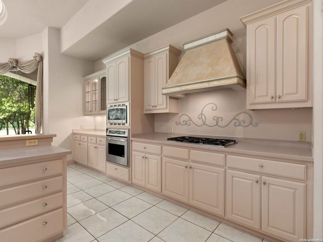 43 Champions Lane, San Antonio, TX 78257