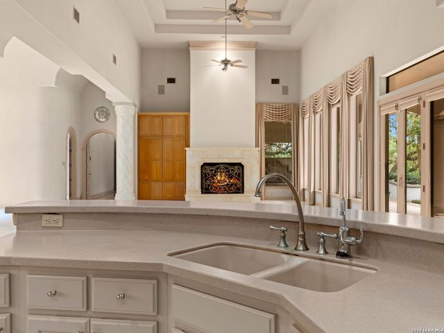 43 Champions Lane, San Antonio, TX 78257