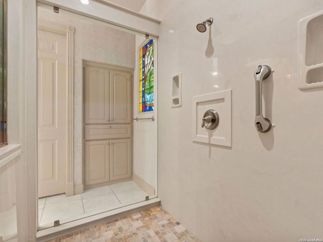 43 Champions Lane, San Antonio, TX 78257