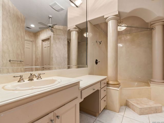 43 Champions Lane, San Antonio, TX 78257