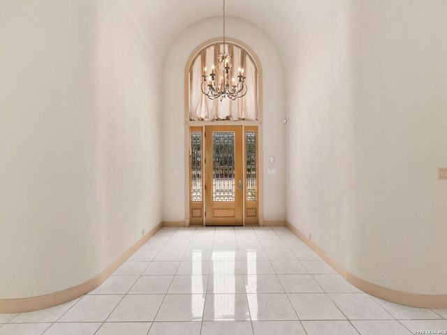43 Champions Lane, San Antonio, TX 78257