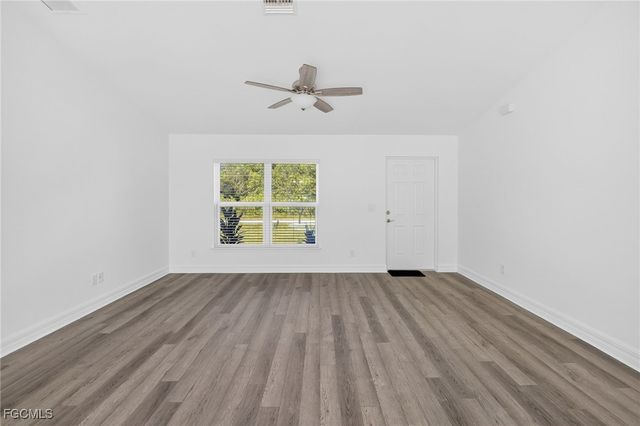 2725 NE 1st PL, Cape Coral, FL 33909