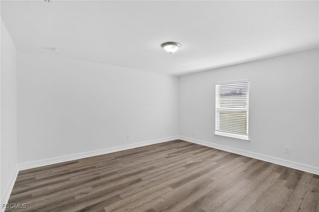 2725 NE 1st PL, Cape Coral, FL 33909