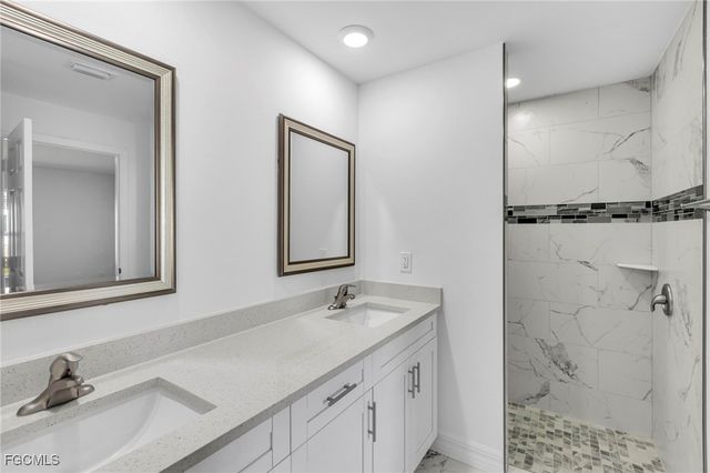 2725 NE 1st PL, Cape Coral, FL 33909