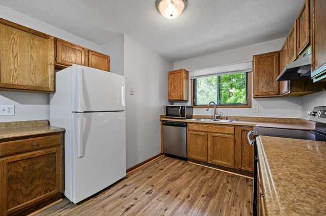 7553 Wedgewood Way N, Maple Grove, MN 55311