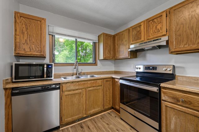7553 Wedgewood Way N, Maple Grove, MN 55311