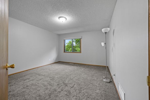 7553 Wedgewood Way N, Maple Grove, MN 55311