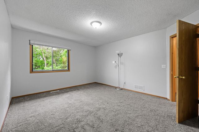7553 Wedgewood Way N, Maple Grove, MN 55311