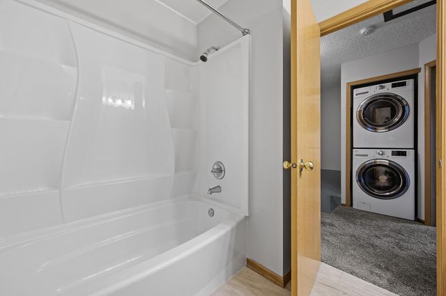 7553 Wedgewood Way N, Maple Grove, MN 55311
