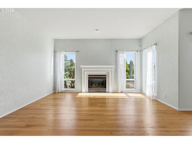 523 Ne LENOX St, Hillsboro, OR 97124