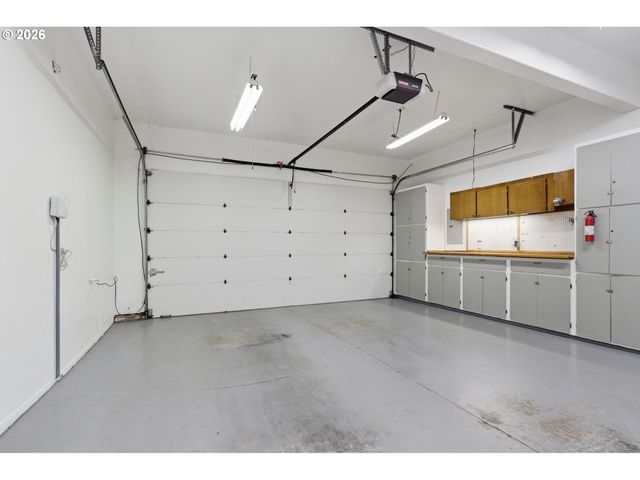 523 Ne LENOX St, Hillsboro, OR 97124