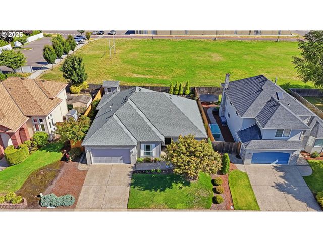 523 Ne LENOX St, Hillsboro, OR 97124