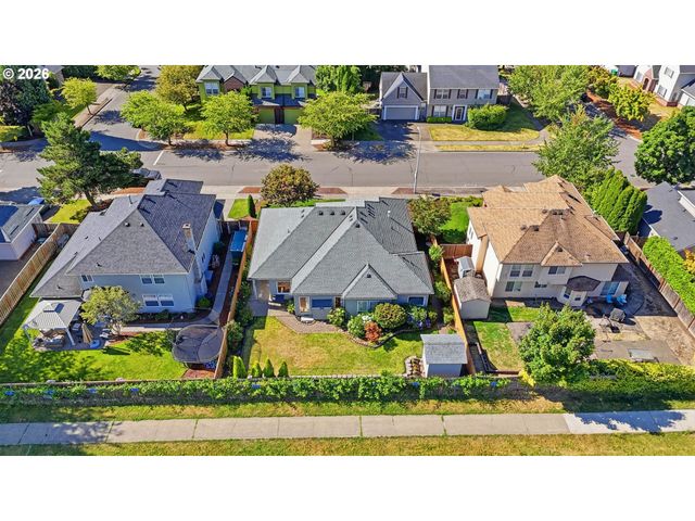 523 Ne LENOX St, Hillsboro, OR 97124