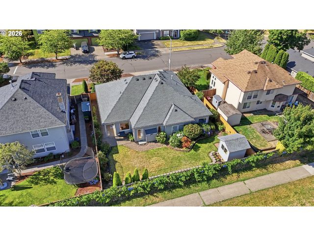 523 Ne LENOX St, Hillsboro, OR 97124