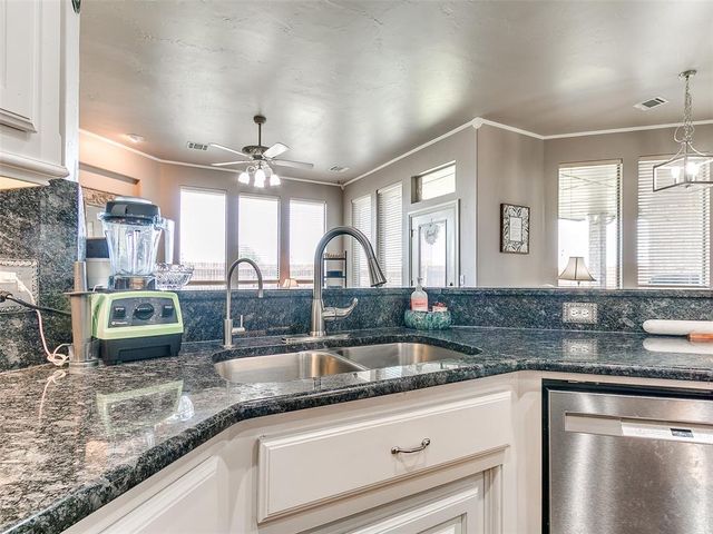2121 SW 30th Street, Moore, OK 73170