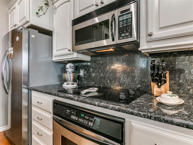 2121 SW 30th Street, Moore, OK 73170