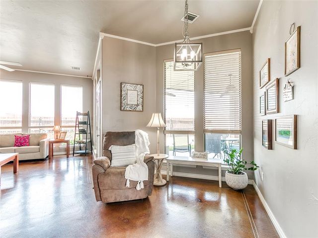 2121 SW 30th Street, Moore, OK 73170