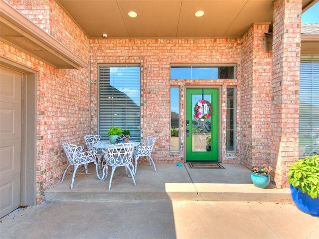 2121 SW 30th Street, Moore, OK 73170