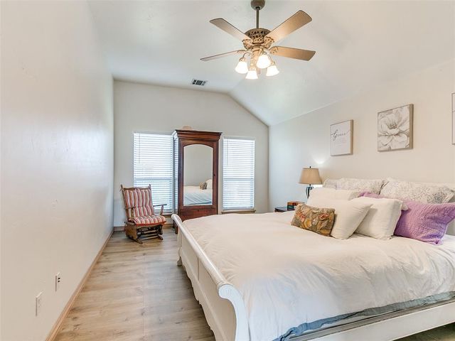 2121 SW 30th Street, Moore, OK 73170