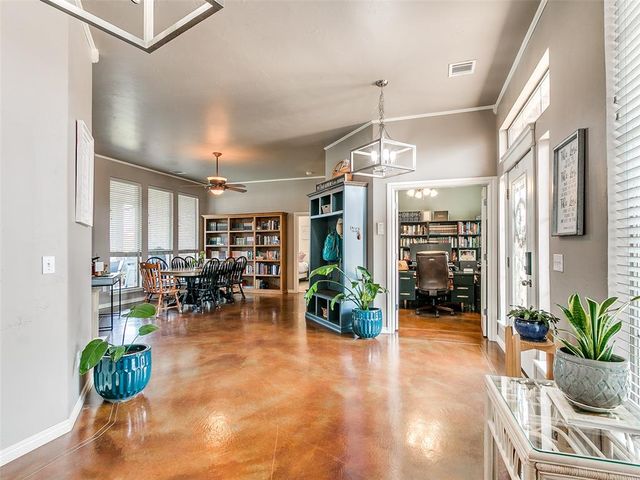 2121 SW 30th Street, Moore, OK 73170