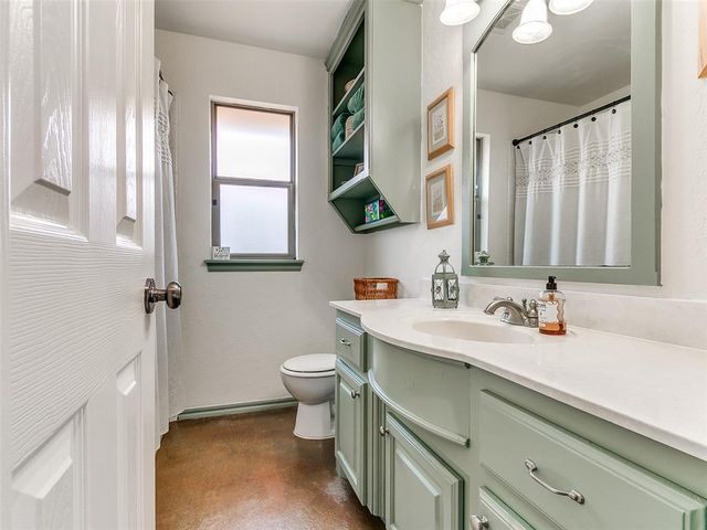 2121 SW 30th Street, Moore, OK 73170