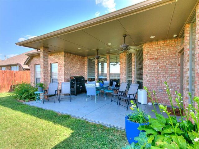 2121 SW 30th Street, Moore, OK 73170