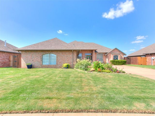 2121 SW 30th Street, Moore, OK 73170