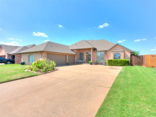 2121 SW 30th Street, Moore, OK 73170