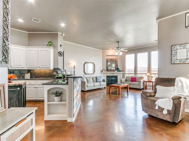 2121 SW 30th Street, Moore, OK 73170