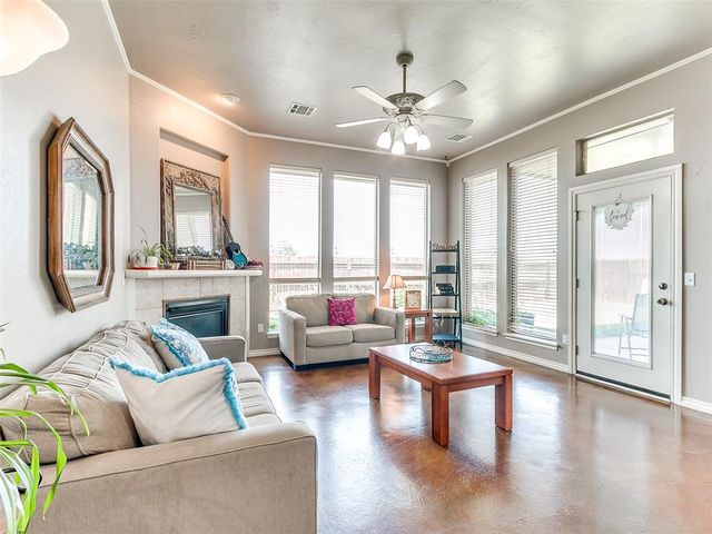 2121 SW 30th Street, Moore, OK 73170