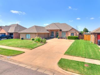 2121 SW 30th Street, Moore, OK 73170