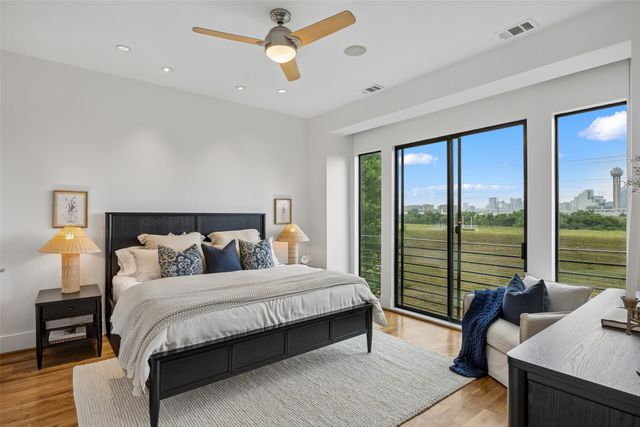 433 Trinity River Circle, Dallas, TX 75203