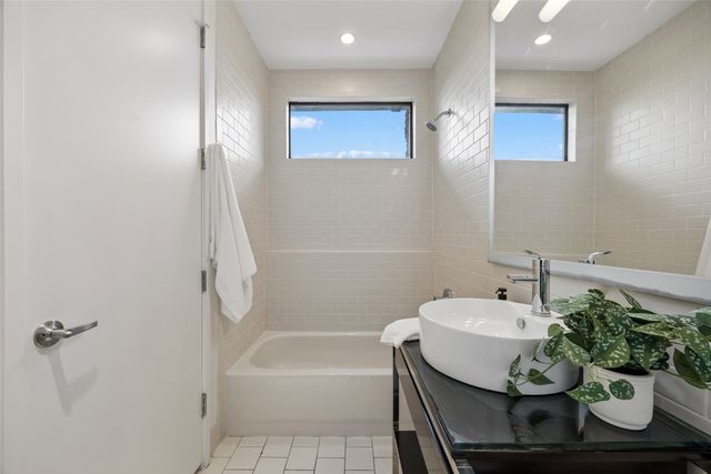 433 Trinity River Circle, Dallas, TX 75203