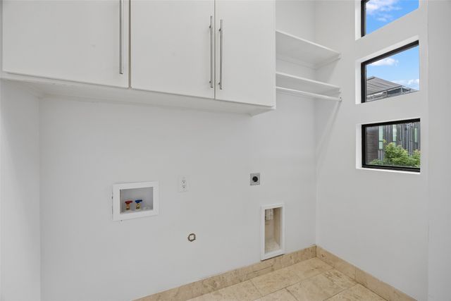 433 Trinity River Circle, Dallas, TX 75203